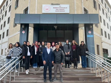 Selçuk Üniversitesi Bozkır MYO'dan 3 Aralık Farkındalığı: Kalpler Birleşti!